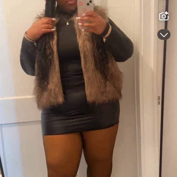 Women's Faux Fur Vest - Brown - Picture 3 of 3